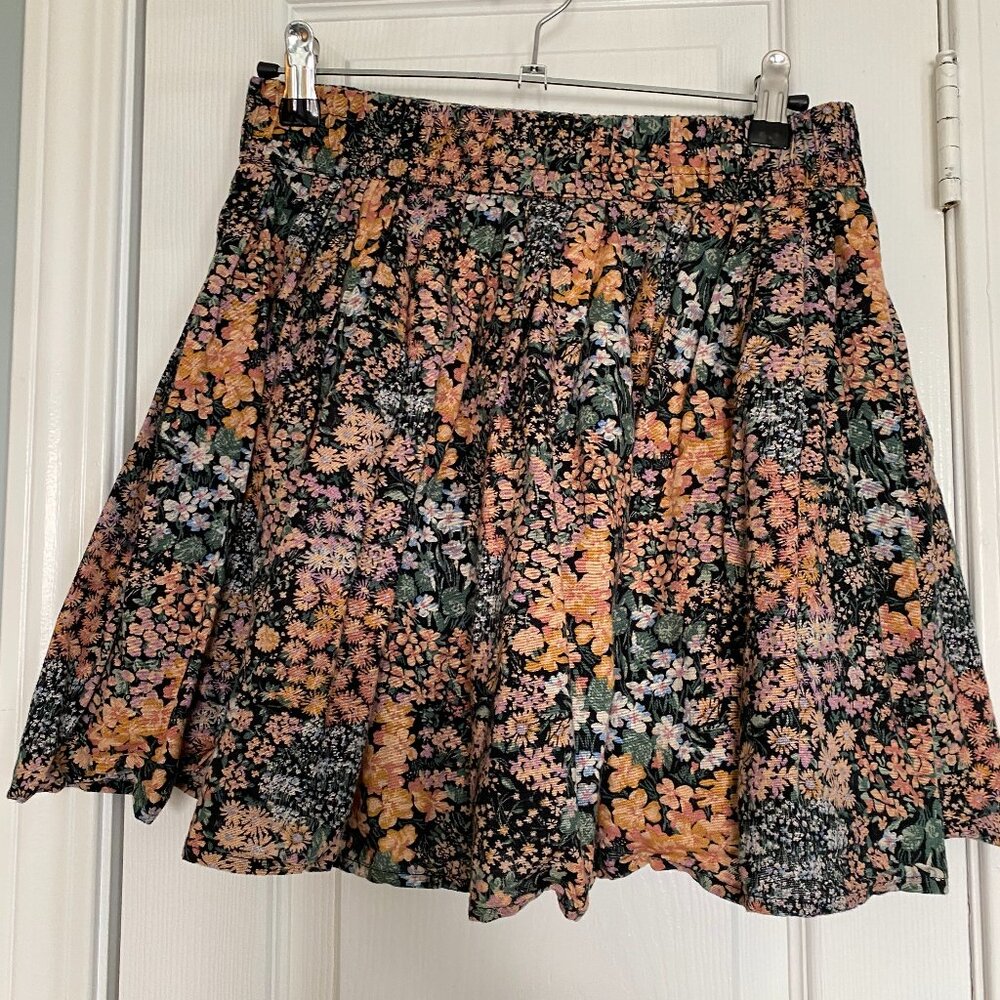 American Eagle Floral Mini Skirt - Size Small